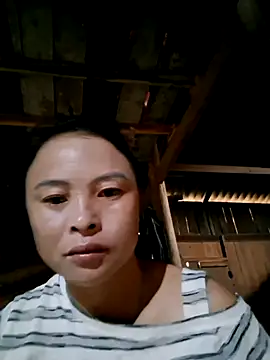 Snapshot of xuxulovezz chatting on October 2025 11:49:02 PM xuxulovezz online show from October 2025 11:49:02 PM