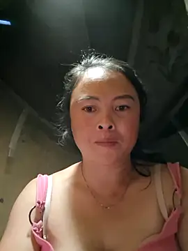 Snapshot of xuxulovezz chatting on October 2025 12:59:01 PM xuxulovezz online show from October 2025 12:59:01 PM