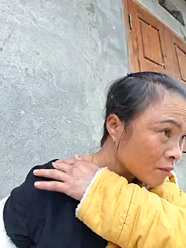 Snapshot of xuxulovezz chatting on October 2025 06:54:01 AM xuxulovezz online show from October 2025 06:54:01 AM