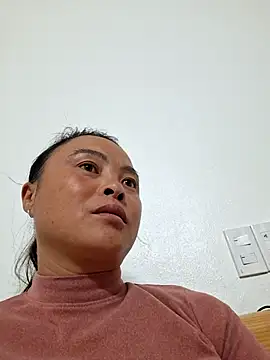 Snapshot of xuxulovezz chatting on November 2025 12:05:02 PM xuxulovezz online show from November 2025 12:05:02 PM