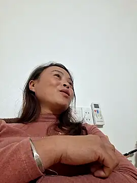 Snapshot of xuxulovezz chatting on November 2025 12:27:02 PM xuxulovezz online show from November 2025 12:27:02 PM