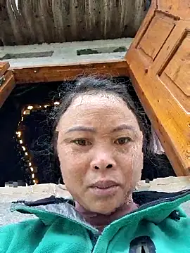 Snapshot of xuxulovezz chatting on December 2025 01:55:01 AM xuxulovezz online show from December 2025 01:55:01 AM