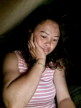 xuxulovezz online show from May 2026 10:04:01 PM