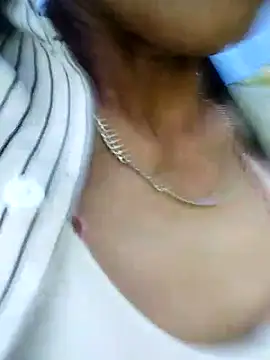 Snapshot of abigail-00 chatting on October 2025 01:44:02 AM abigail-00 online show from October 2025 01:44:02 AM