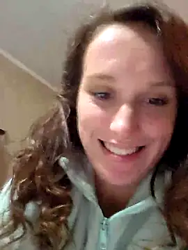 Snapshot of brunettebabexo3 chatting on October 2025 05:40:01 AM brunettebabexo3 online show from October 2025 05:40:01 AM