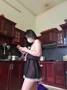 Helen-Tran online show from October 2025 01:17:02 AM