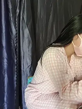 Snapshot of Helen-Tran chatting on April 2026 05:48:02 AM Helen-Tran online show from April 2026 05:48:02 AM