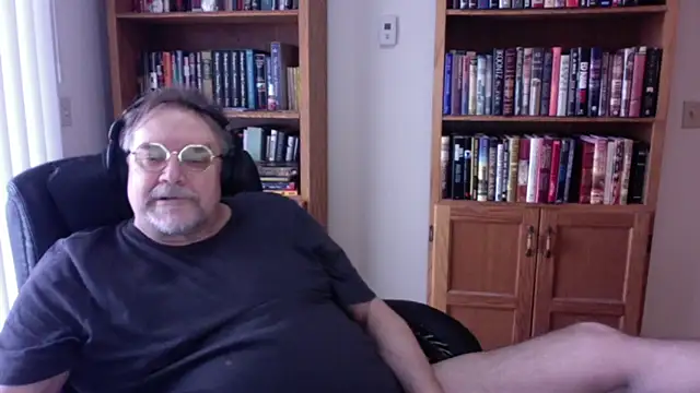 Vinyl22xh online show from April 2026 03:09:01 PM