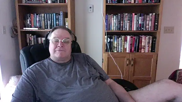 Vinyl22xh online show from June 2026 08:46:01 PM