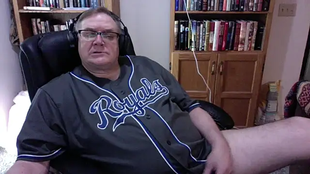 Vinyl22xh online show from June 2026 08:44:01 PM