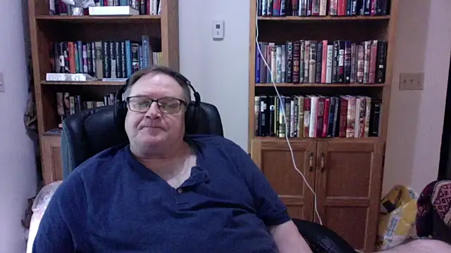 Vinyl22xh online show from June 2026 12:30:01 AM