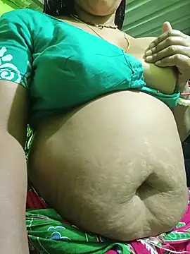 Snapshot of reya743 chatting on February 2026 03:01:01 PM reya743 online show from February 2026 03:01:01 PM