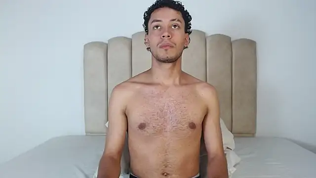 Snapshot of aroncooper1 chatting on November 2025 09:47:02 AM aroncooper1 online show from November 2025 09:47:02 AM