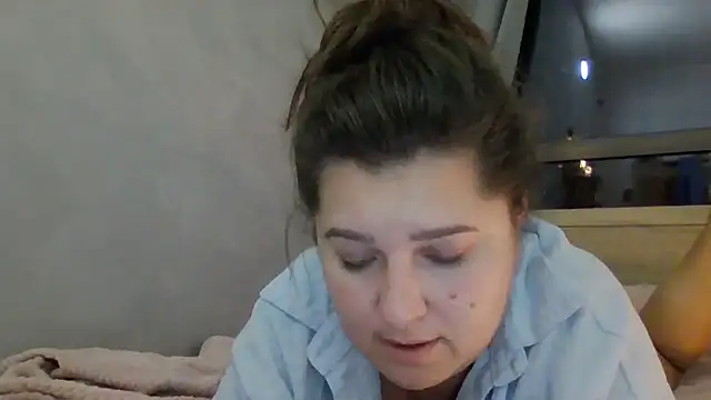 Snapshot of Valirene chatting on October 2025 07:53:01 PM Valirene online show from October 2025 07:53:01 PM