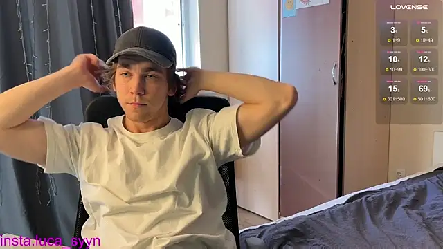 Snapshot of luca_syn chatting on September 2025 08:20:02 AM luca syn online show from September 2025 08:20:02 AM