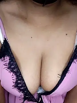 LylyCii96 online show from October 2025 04:40:02 AM