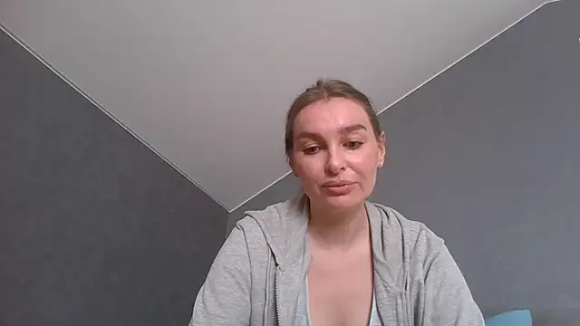 Snapshot of Kyrelina chatting on September 2025 09:47:02 AM Kyrelina online show from September 2025 09:47:02 AM