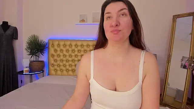 Snapshot of TrishaDarks chatting on March 2026 06:08:02 AM TrishaDarks online show from March 2026 06:08:02 AM