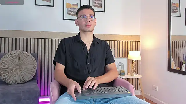 Snapshot of marcuswildx chatting on September 2025 05:50:01 PM marcuswildx online show from September 2025 05:50:01 PM