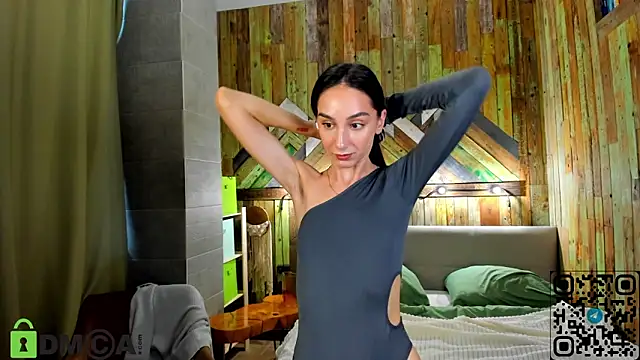 Snapshot of Elliizabeth chatting on September 2025 05:44:01 AM Elliizabeth online show from September 2025 05:44:01 AM