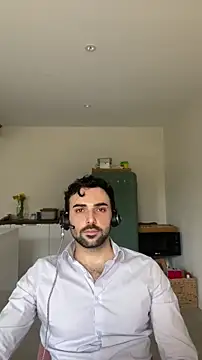 eauminerale online show from February 2026 10:26:02 AM