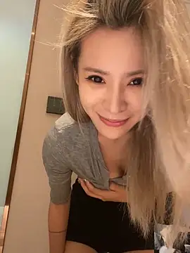 Snapshot of miumiu-66 chatting on March 2026 01:18:02 AM miumiu-66 online show from March 2026 01:18:02 AM