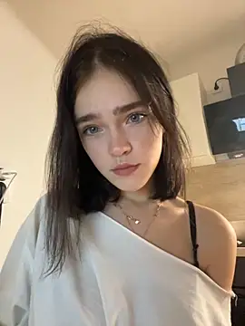 Snapshot of Evi_Dora chatting on September 2025 06:13:02 PM Evi Dora online show from September 2025 06:13:02 PM