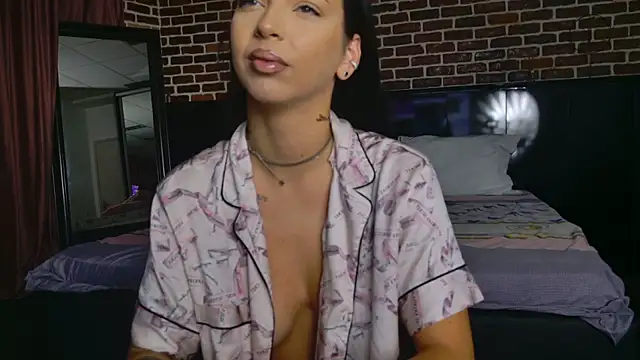 Snapshot of MeganSin_ chatting on October 2025 04:22:01 AM MeganSin online show from October 2025 04:22:01 AM