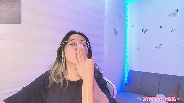 sweettvera online show from April 2026 08:57:02 PM
