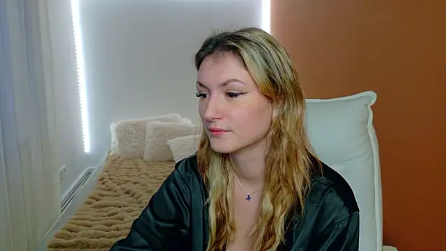 Anaayss  online show from February 2026 06:01:02 AM