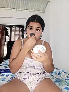 Snapshot of Sashalana chatting on October 2025 05:35:02 PM Sashalana online show from October 2025 05:35:02 PM