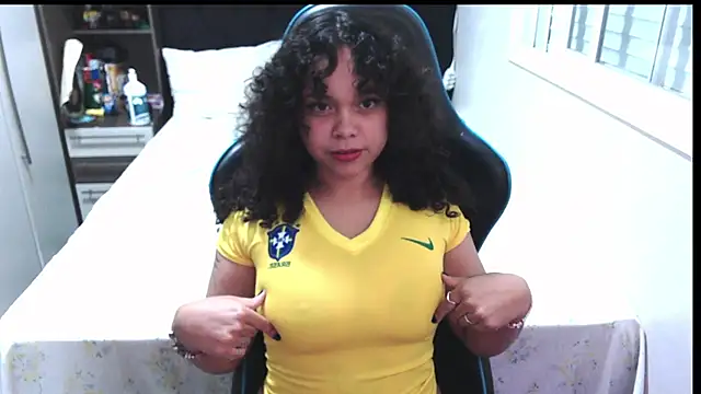 sweetamy326 online show from June 2026 10:02:01 PM