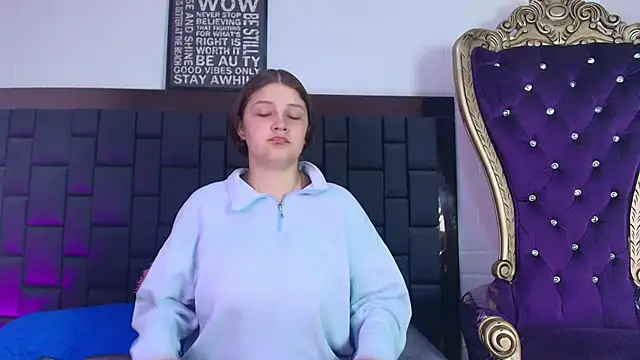 Krystal Heartss online show from October 2025 05:23:02 PM