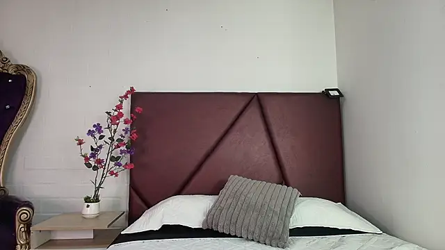 Krystal Heartss online show from March 2026 01:07:02 PM