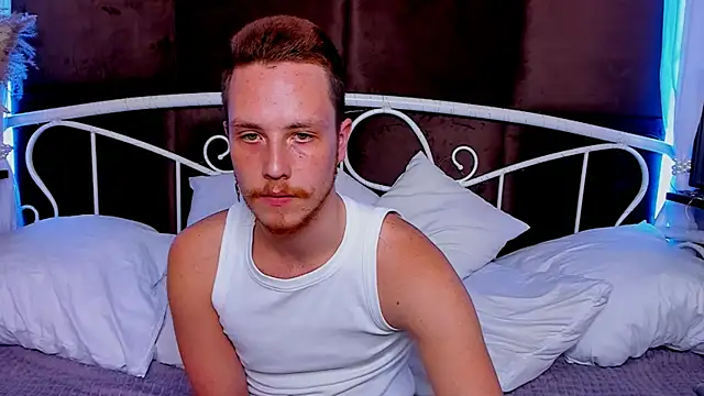 Snapshot of LeoMooree chatting on September 2025 04:01:01 PM LeoMooree online show from September 2025 04:01:01 PM