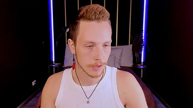 Snapshot of LeoMooree chatting on October 2025 09:13:02 PM LeoMooree online show from October 2025 09:13:02 PM