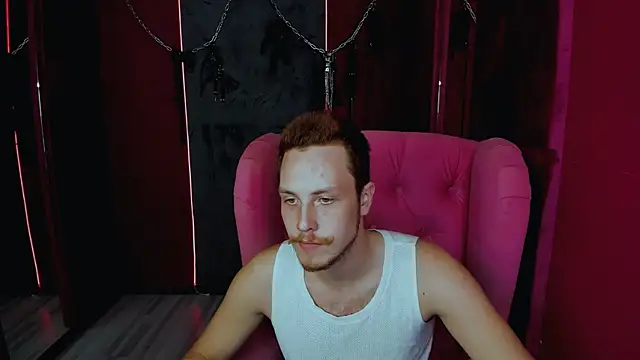 Snapshot of LeoMooree chatting on October 2025 03:33:01 PM LeoMooree online show from October 2025 03:33:01 PM