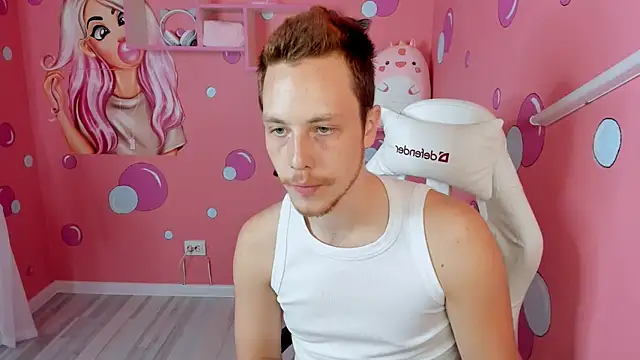 Snapshot of LeoMooree chatting on October 2025 03:57:02 PM LeoMooree online show from October 2025 03:57:02 PM