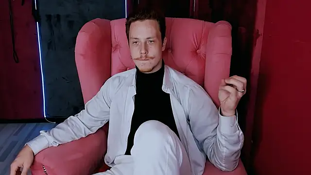 Snapshot of LeoMooree chatting on October 2025 08:49:02 PM LeoMooree online show from October 2025 08:49:02 PM