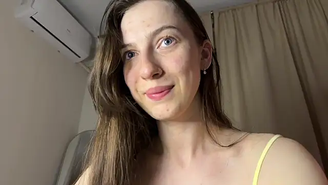 Snapshot of Prettyyy_Angel chatting on May 2026 07:31:01 PM Prettyyy Angel online show from May 2026 07:31:01 PM