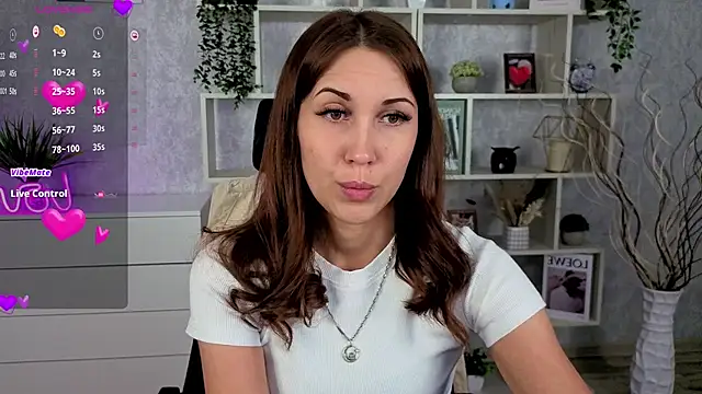 Snapshot of DreamVelour chatting on October 2025 09:44:01 PM DreamVelour online show from October 2025 09:44:01 PM