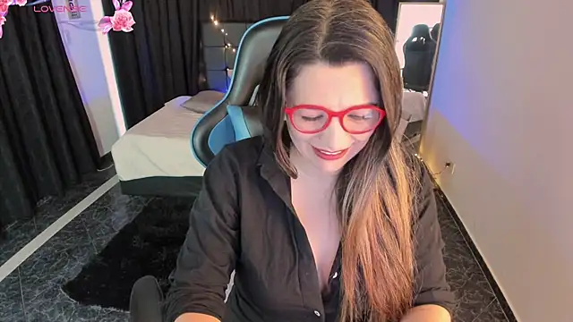 Snapshot of Hanna_MA chatting on November 2025 01:13:02 PM Hanna MA online show from November 2025 01:13:02 PM