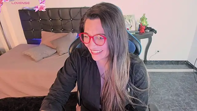 Snapshot of Hanna_MA chatting on November 2025 11:37:01 PM Hanna MA online show from November 2025 11:37:01 PM