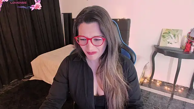 Snapshot of Hanna_MA chatting on November 2025 03:57:02 PM Hanna MA online show from November 2025 03:57:02 PM