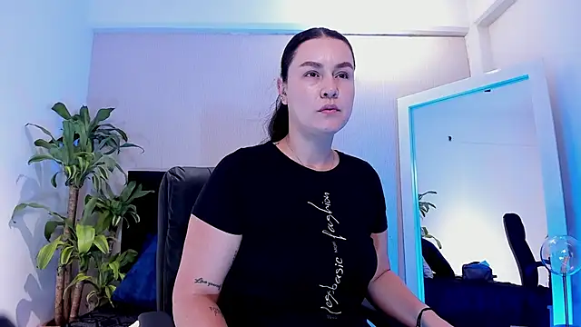 Snapshot of Iris_Parkerr chatting on December 2025 11:58:02 AM Iris Parkerr online show from December 2025 11:58:02 AM