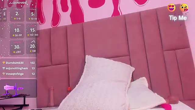 TaniaJhons online show from October 2025 01:39:01 AM