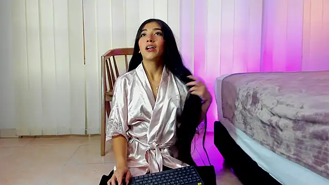 Mariana Kalo online show from April 2026 01:16:02 PM