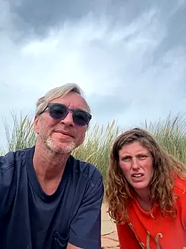 HOTkarenhot online show from October 2025 12:55:02 PM