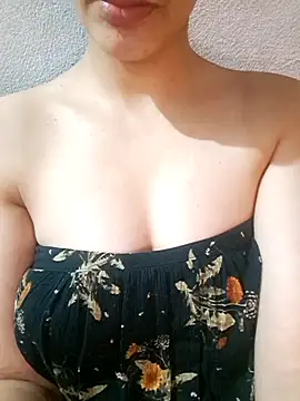 Snapshot of Saphira- chatting on September 2025 07:29:01 PM Saphira- online show from September 2025 07:29:01 PM