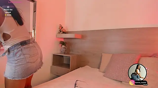 Snapshot of Ivana_Hall chatting on October 2025 09:03:01 PM Ivana Hall online show from October 2025 09:03:01 PM